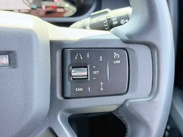 Land Rover Defender 2023 — миниатюра 2