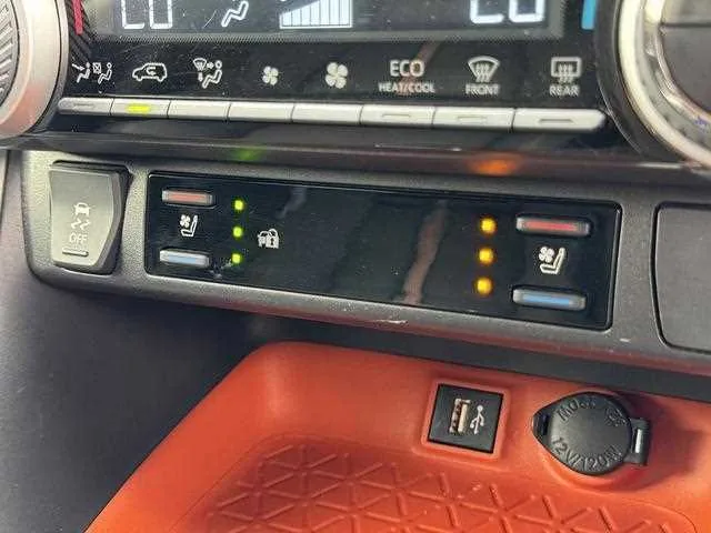 Toyota RAV4 2023 — миниатюра 2