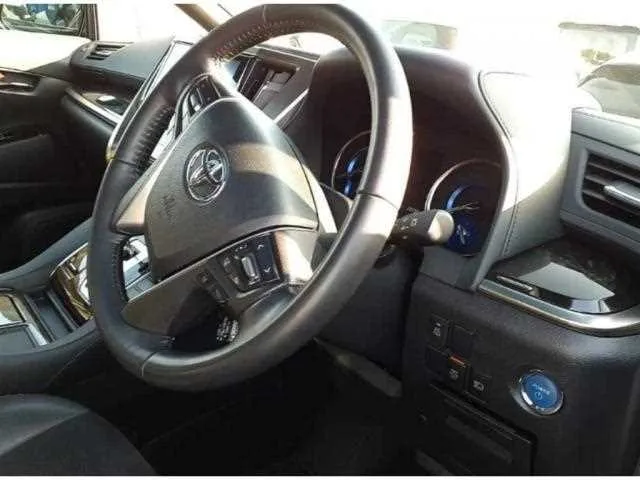 Toyota Alphard Hybrid 2023 — миниатюра 3