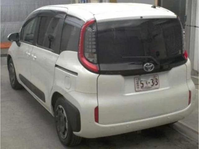Toyota Sienta 2023 — миниатюра 2