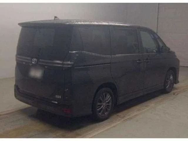 Toyota Voxy 2022 — миниатюра 4