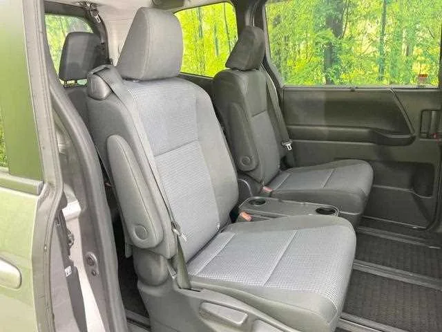 Toyota Noah 2022 — миниатюра 3