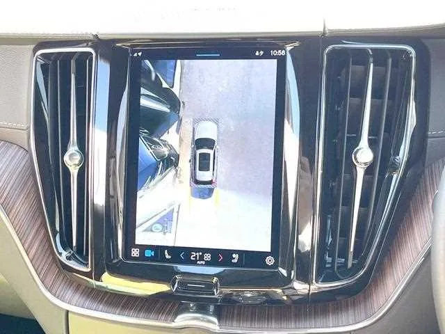 Volvo XC60 2022 — миниатюра 5