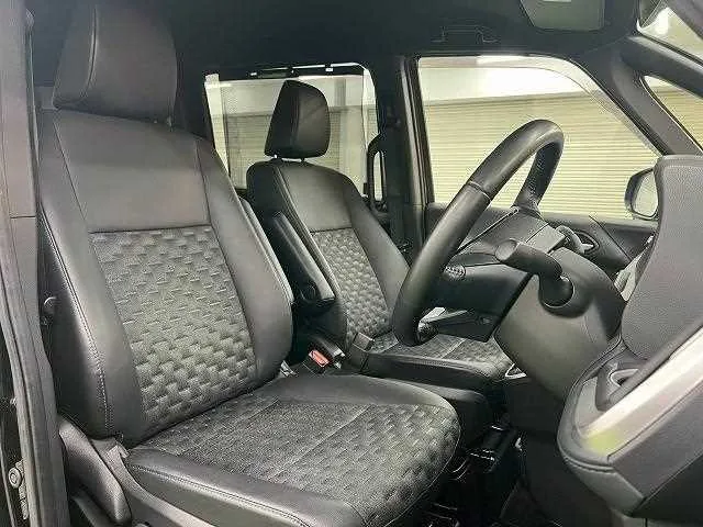 Toyota Voxy 2022 — миниатюра 5