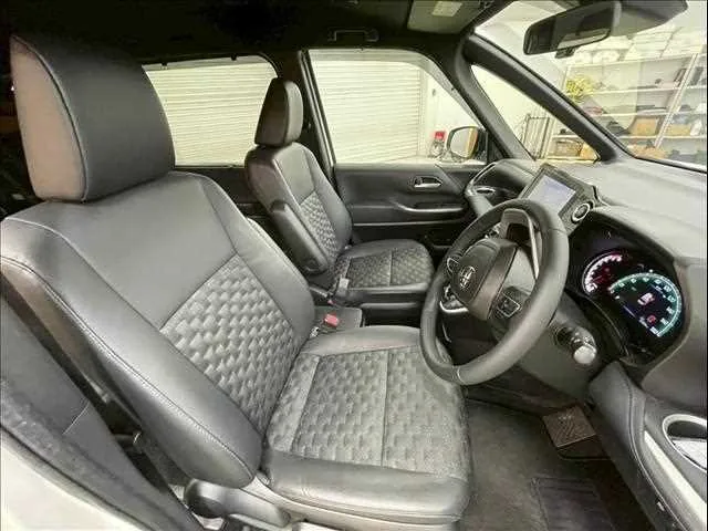 Toyota Voxy 2023 — миниатюра 3