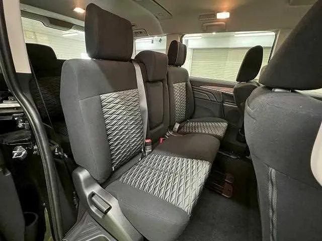 Mitsubishi Delica D:5 2025 — миниатюра 3