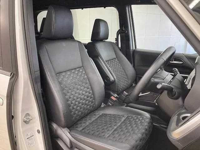 Toyota Voxy 2023 — миниатюра 2