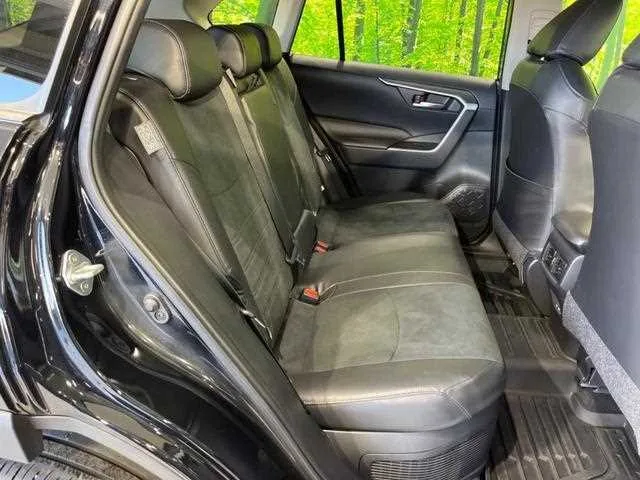Toyota RAV4 2023 — миниатюра 3