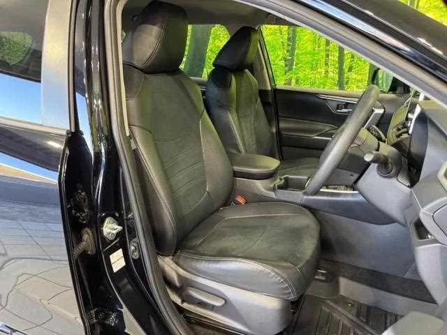 Toyota RAV4 2023 — миниатюра 5