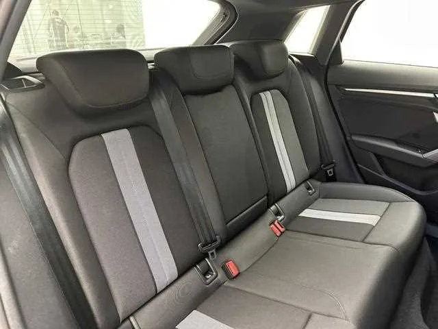 Audi A3 2025 — миниатюра 2