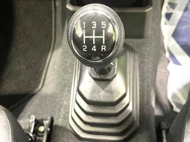 Suzuki Jimny Sierra 2024 — миниатюра 4