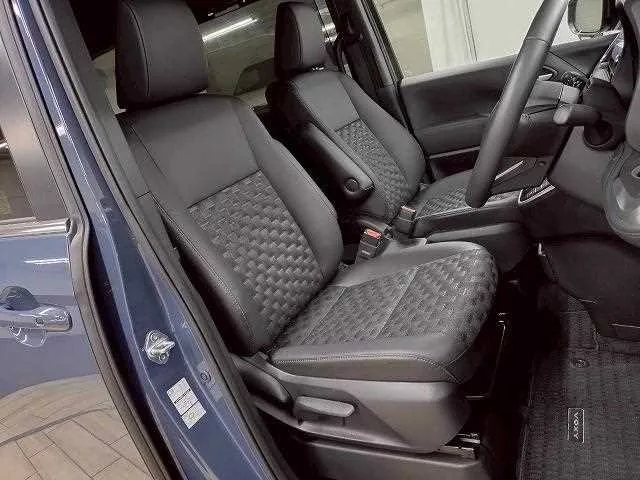 Toyota Voxy 2024 — миниатюра 3