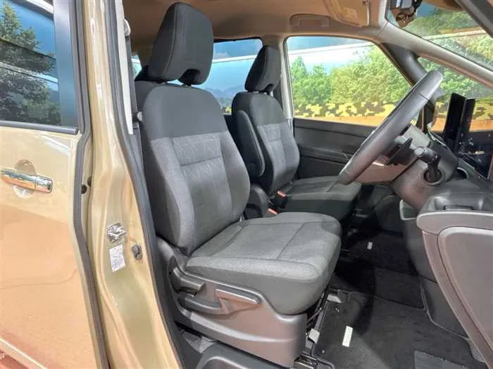 Nissan Serena 2023 — миниатюра 2