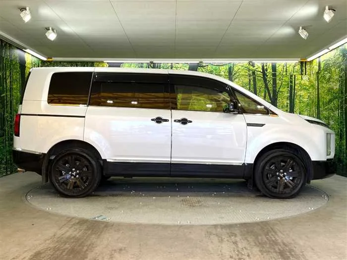 Mitsubishi Delica D:5 2024 — миниатюра 3