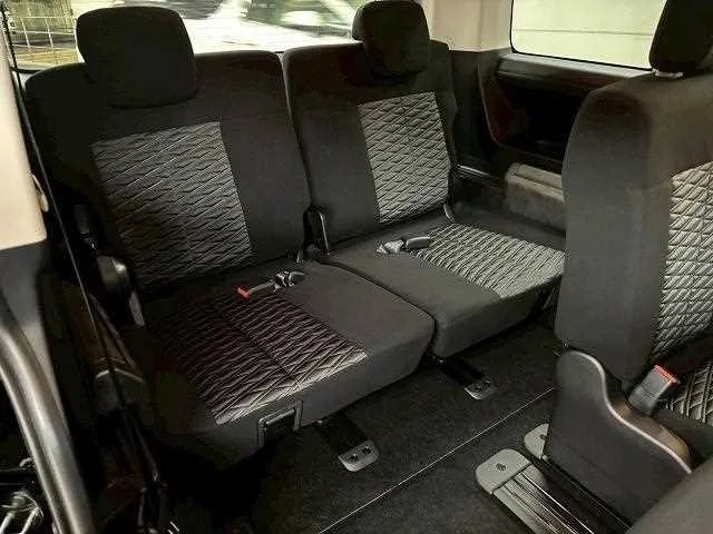 Mitsubishi Delica D5 P 2025 — миниатюра 3