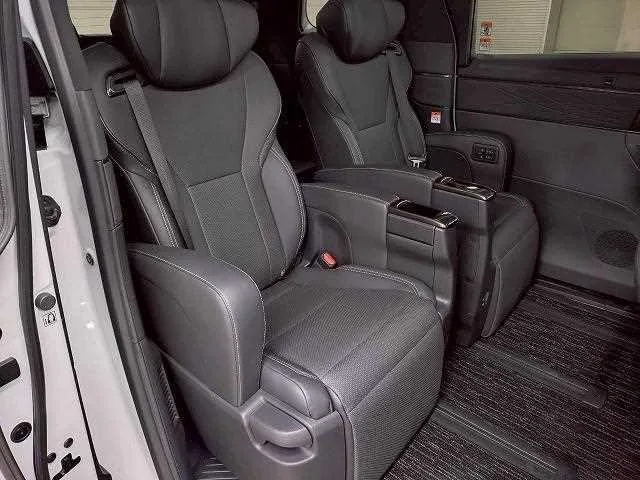 Toyota Alphard G Z 2023 — миниатюра 3