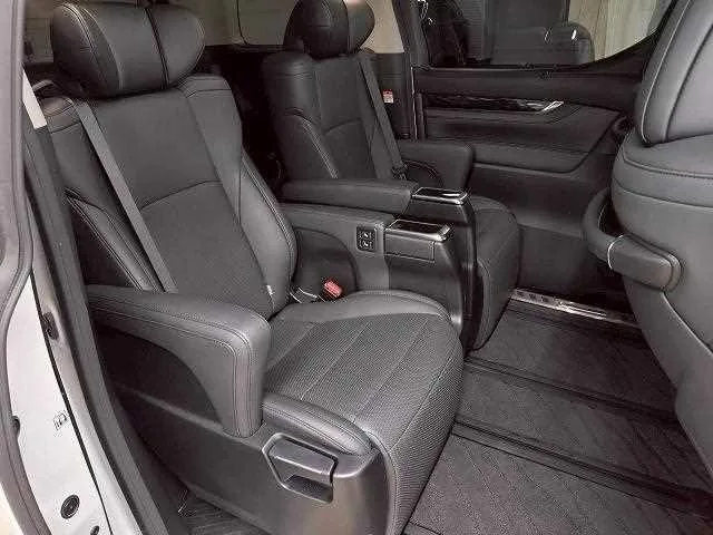 Toyota Alphard G 2023 — миниатюра 3
