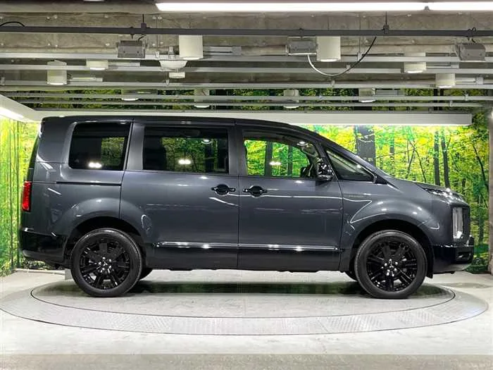 Mitsubishi Delica D5 2025 — миниатюра 3