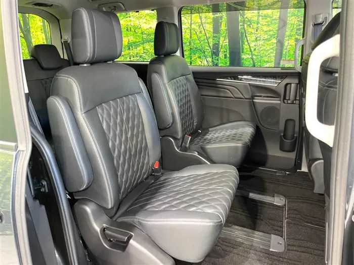 Mitsubishi Delica D:5 2025 — миниатюра 3
