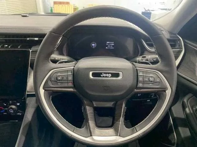 Jeep Grand Cherokee 2023 — миниатюра 2