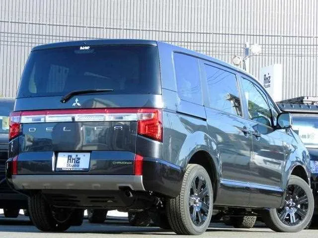 Mitsubishi Delica D5 2026 — миниатюра 3
