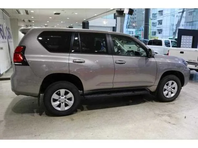 Toyota Land Cruiser Prado 2022 — миниатюра 4