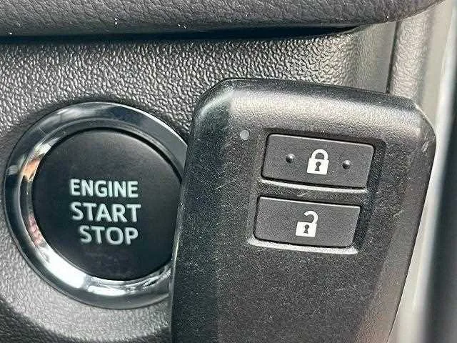Toyota Hiace Van 2023 — миниатюра 3
