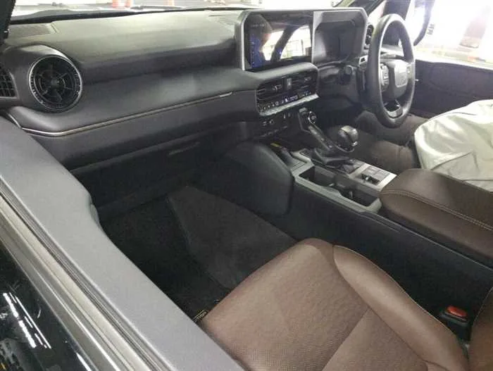 Toyota Land Cruiser 250 VX FIRST EDITION DIESEL 7-SEATS 2024 — миниатюра 2