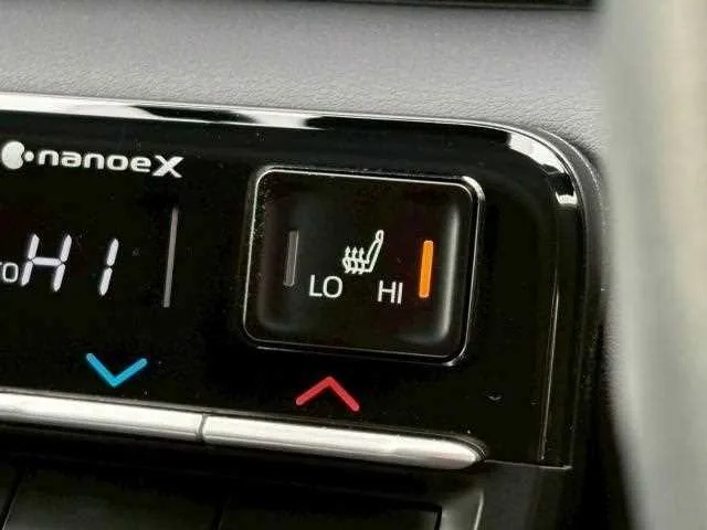 Toyota Voxy 2022 — миниатюра 5