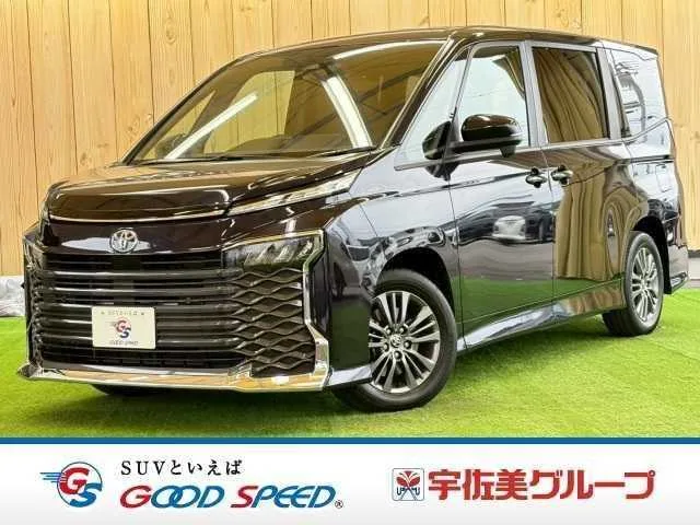 Toyota Voxy 2022 — фото 1, купить с доставкой в Москву