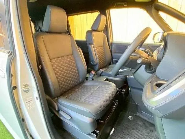 Toyota Voxy 2025 — миниатюра 3