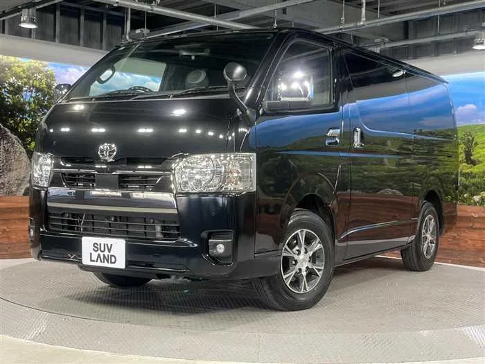 Toyota Hiace Van 2023 — фото 1, купить с доставкой в Москву
