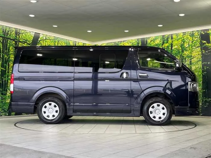 Toyota Hiace Van 2022 — миниатюра 5