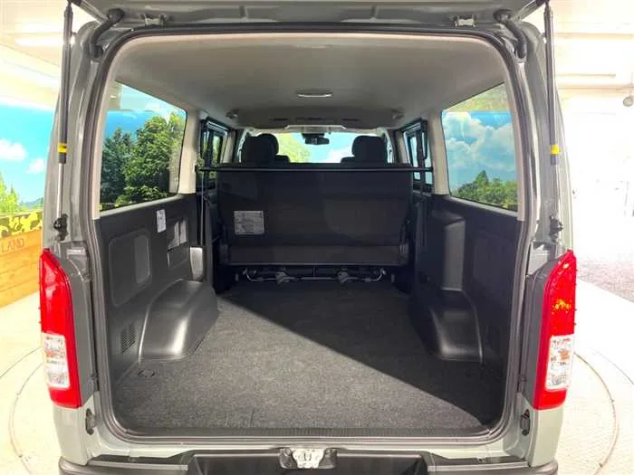 Toyota Hiace Van 2024 — миниатюра 5