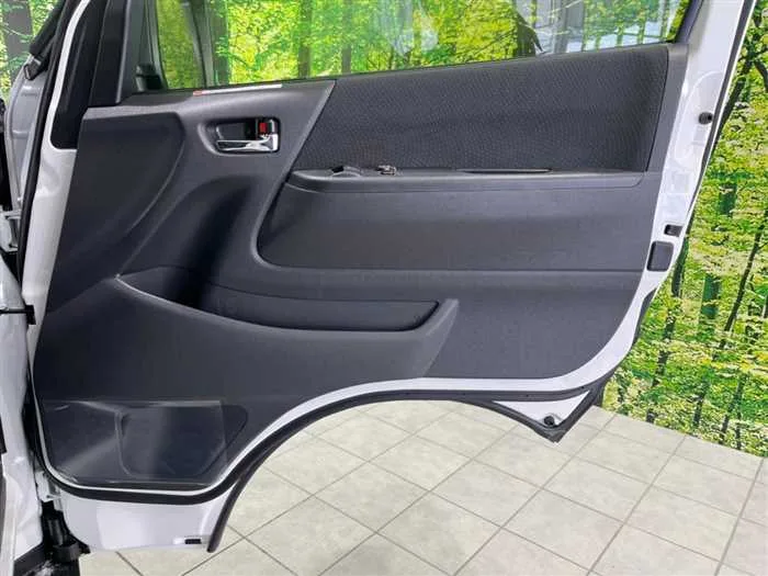 Toyota Hiace Van 2026 — миниатюра 5