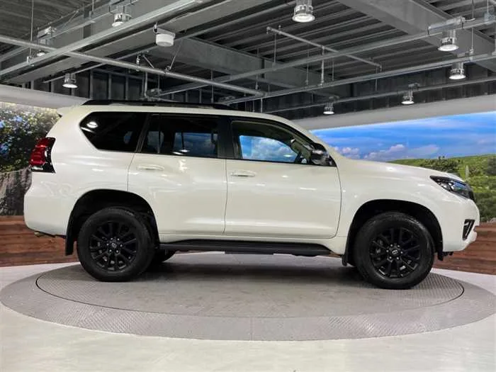Toyota Land Cruiser Prado 2022 — миниатюра 3