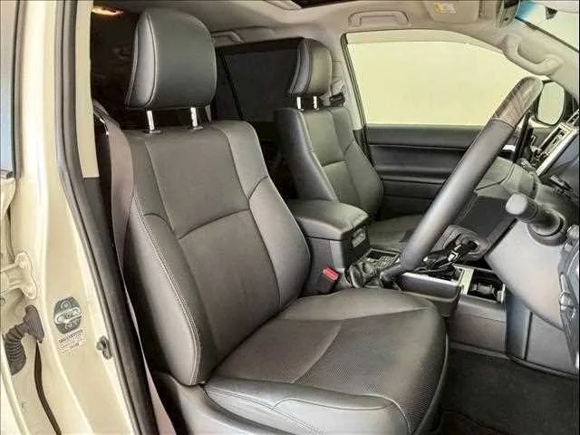 Toyota Land Cruiser Prado 2023 — миниатюра 3