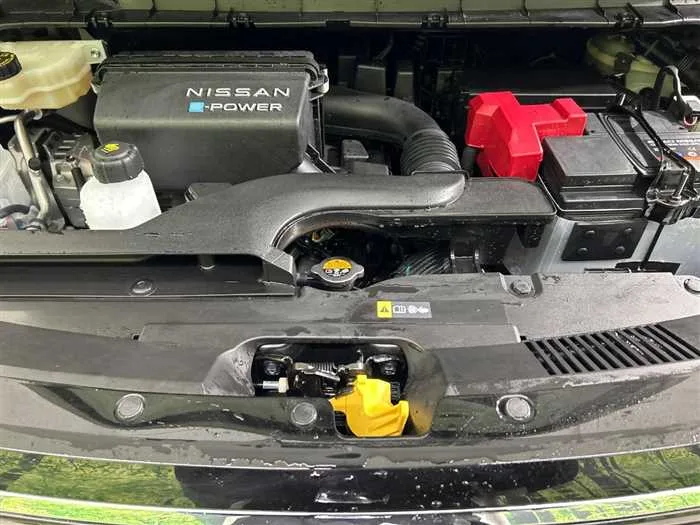 Nissan Serena 2025 — миниатюра 2