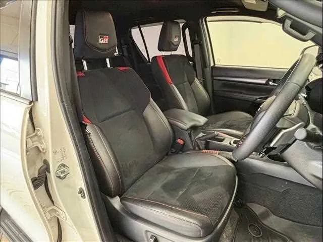 Toyota Hilux ZGR SPORT 2022 — миниатюра 3