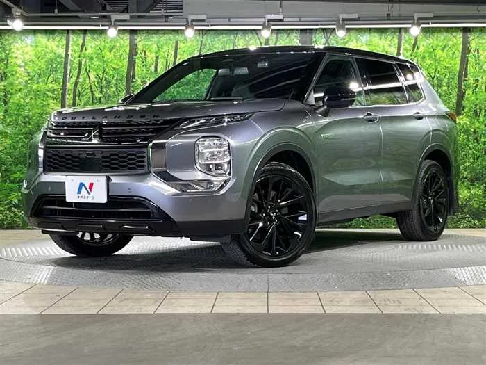 Mitsubishi OUTLANDER PHEV 2023 — фото 1, купить с доставкой в Москву