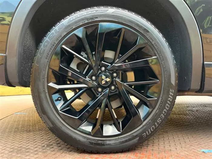 Mitsubishi OUTLANDER PHEV 2023 — миниатюра 5