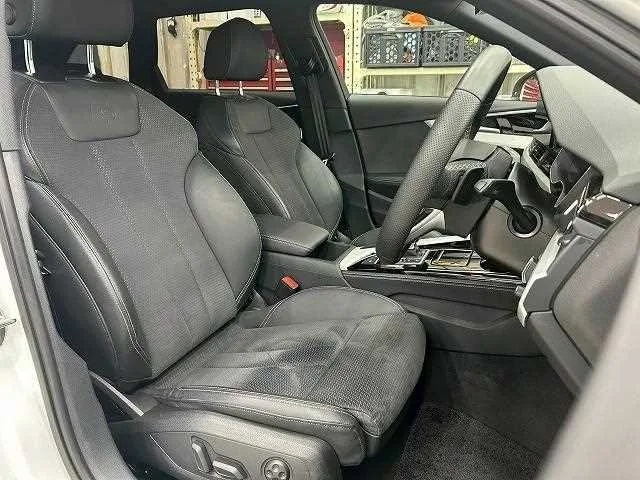 Audi A4 Black Style PLUS 2023 — миниатюра 3