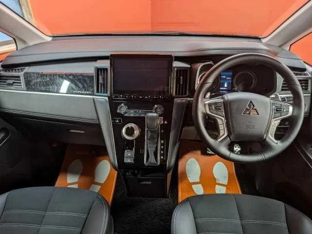 Mitsubishi Delica D:5 2024 — миниатюра 4