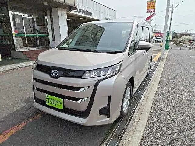 Toyota Noah 2023 — фото 1, купить с доставкой в Москву