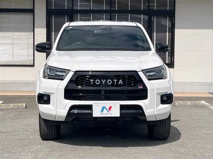 Toyota Hilux 2023 — миниатюра 3