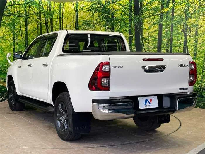 Toyota Hilux 2023 — миниатюра 5