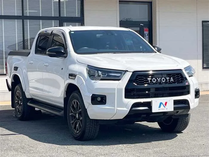 Toyota Hilux 2023 — миниатюра 3