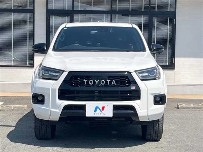 Toyota Hilux 2023 — миниатюра 5