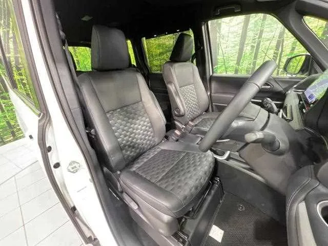 Toyota Voxy 2025 — миниатюра 5