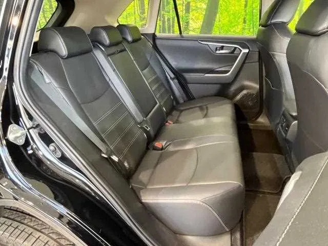 Toyota RAV4 2023 — миниатюра 3